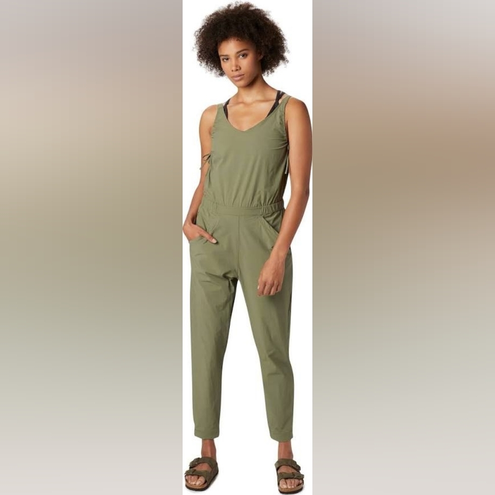 Mountain Hardwear Sage Green Railay Romper/Jumpsuit Size 8